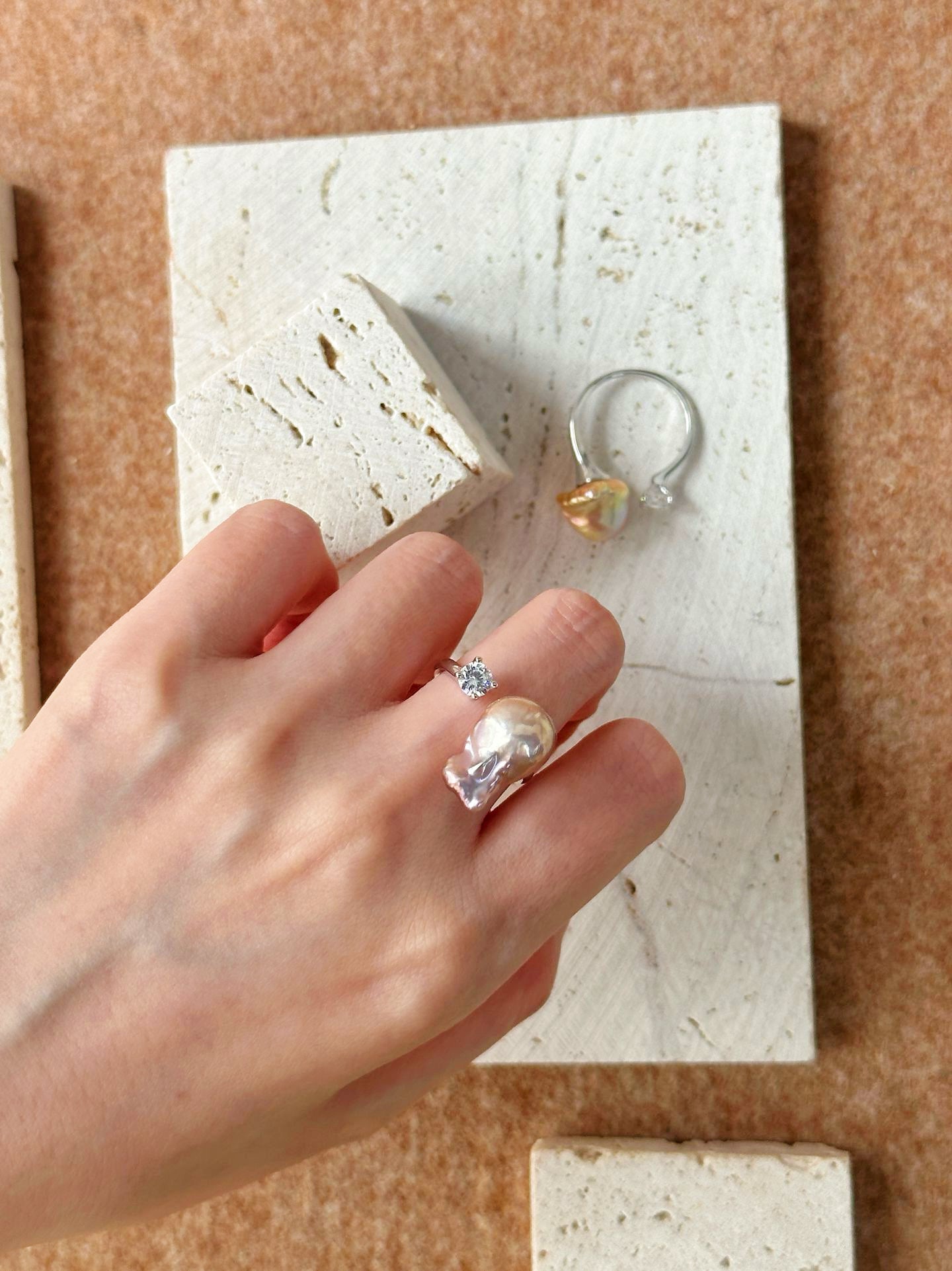 Sculptural Art Design Diamond & Baroque Pearl Ring