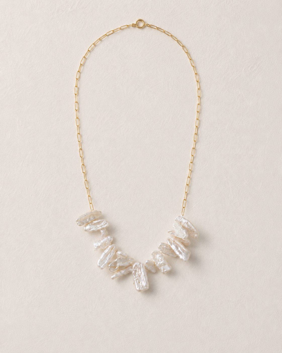 Graceful Curved Smile Baroque Pearl Necklace Chic Accessory