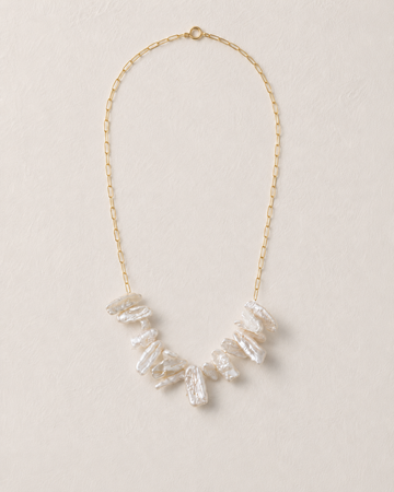 Graceful Curved Smile Baroque Pearl Necklace Chic Accessory