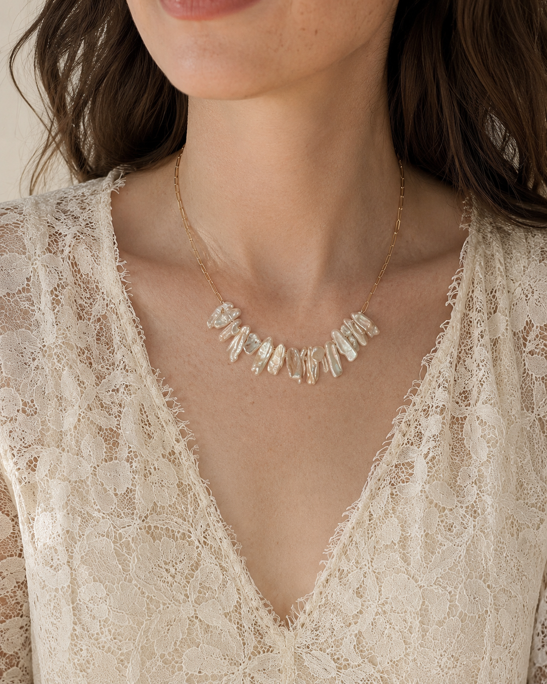 Graceful Curved Smile Baroque Pearl Necklace Chic Accessory
