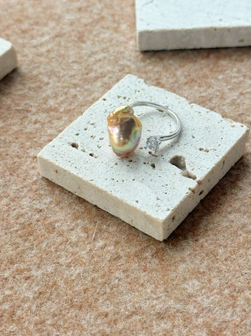 Sculptural Art Design Diamond & Baroque Pearl Ring